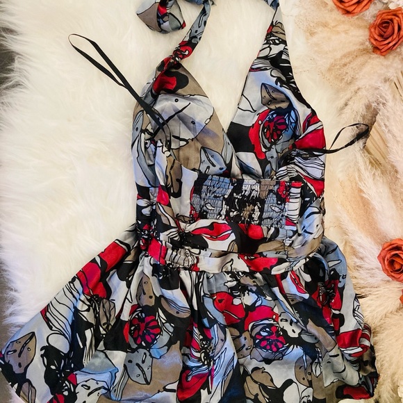 Size small BCBG MAXAZRIA women’s halter top - Picture 5 of 6